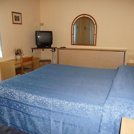 Hotel Astoria Altopascio Szoba fotó