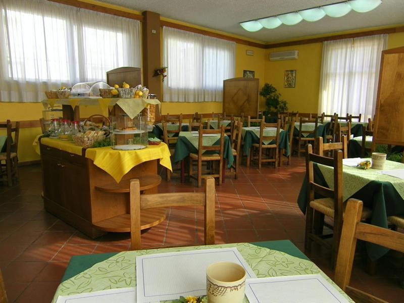 Hotel Astoria Altopascio Kültér fotó