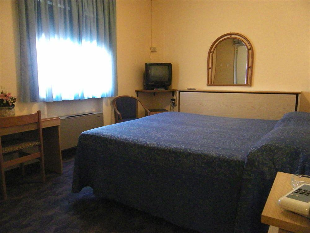 Hotel Astoria Altopascio Kültér fotó