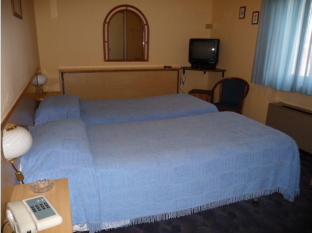 Hotel Astoria Altopascio Kültér fotó
