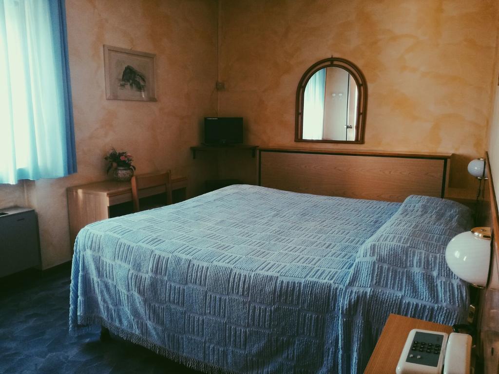 Hotel Astoria Altopascio Kültér fotó