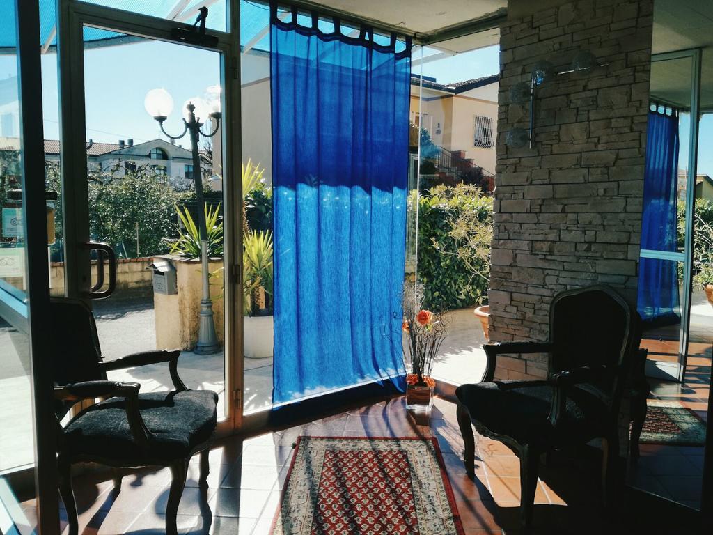 Hotel Astoria Altopascio Kültér fotó