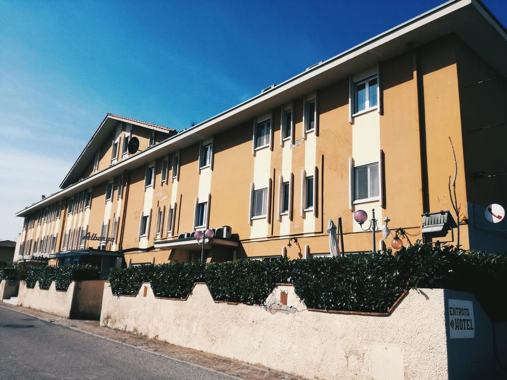 Hotel Astoria Altopascio Kültér fotó