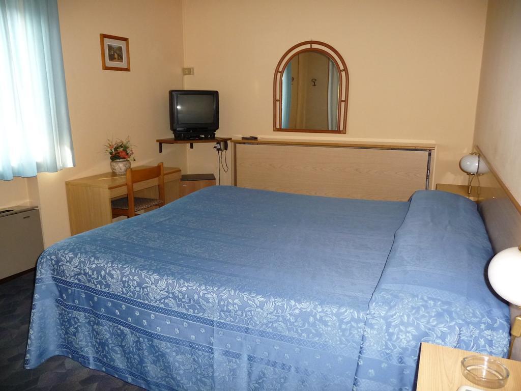Hotel Astoria Altopascio Szoba fotó