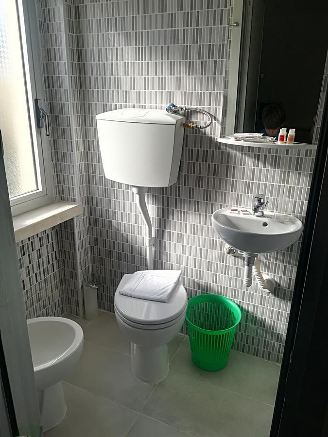 Hotel Astoria Altopascio Kültér fotó