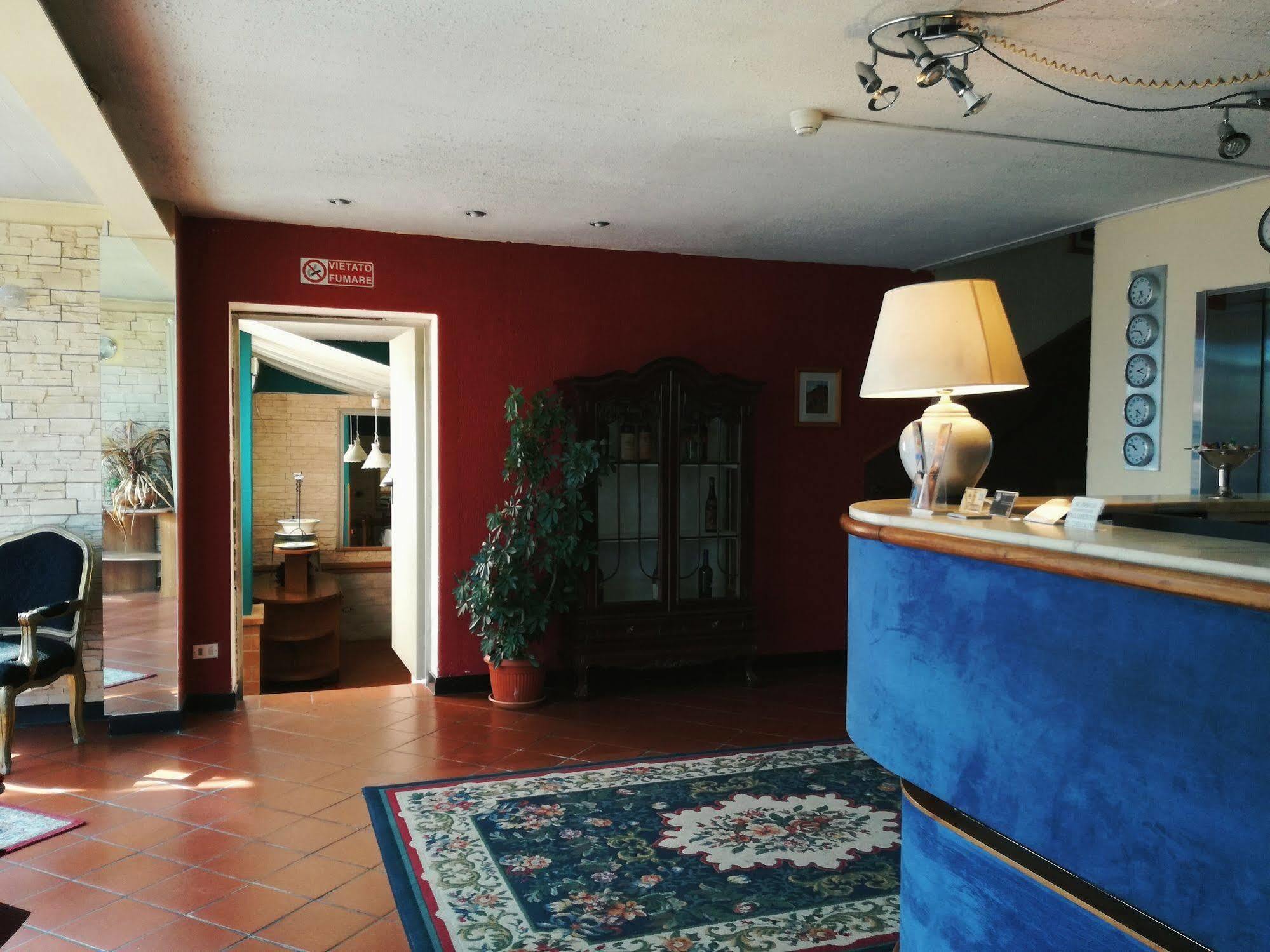 Hotel Astoria Altopascio Kültér fotó