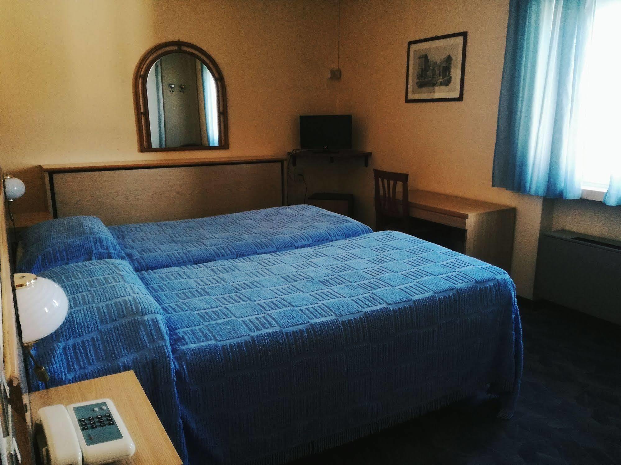 Hotel Astoria Altopascio Kültér fotó