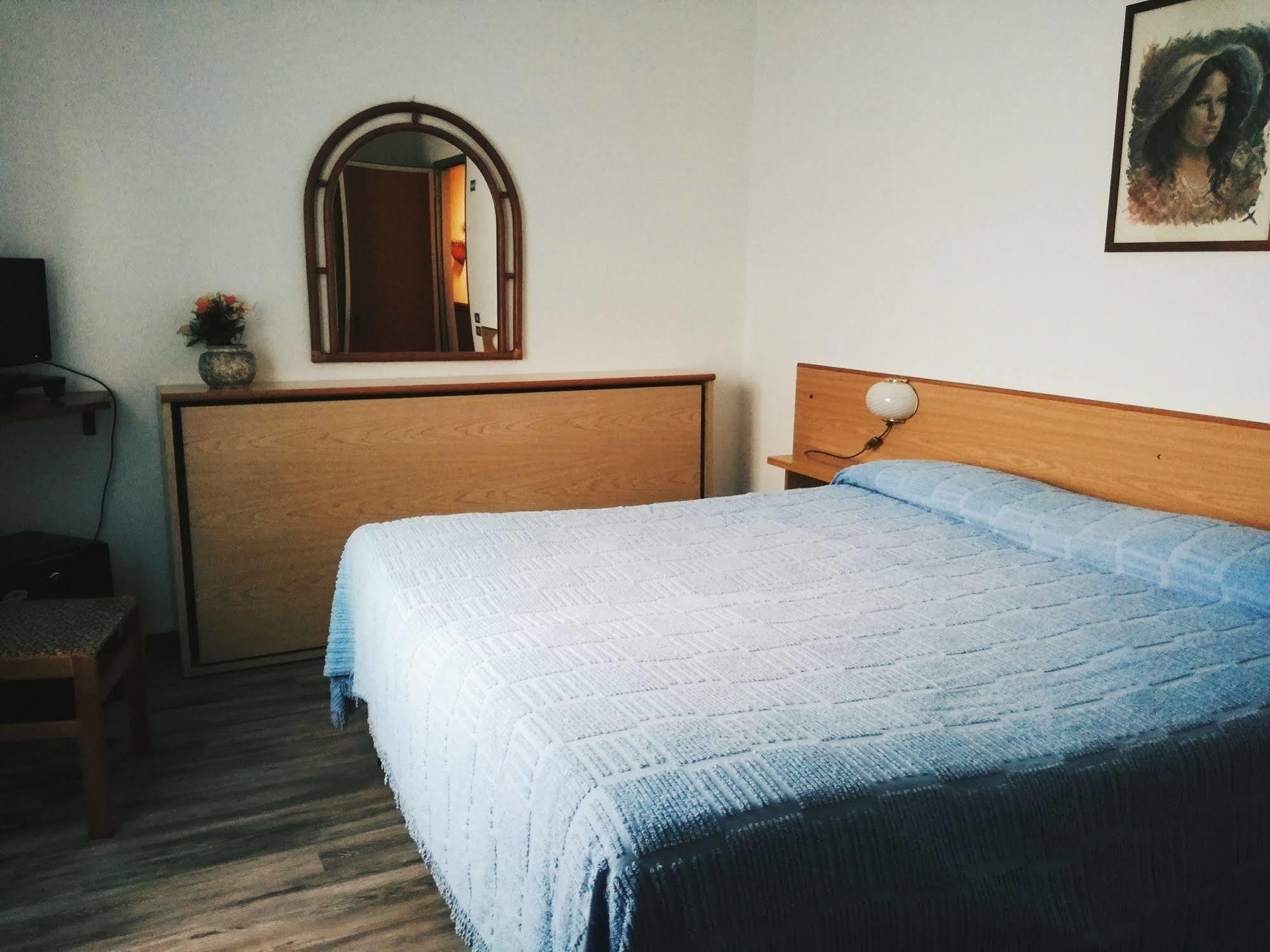 Hotel Astoria Altopascio Kültér fotó